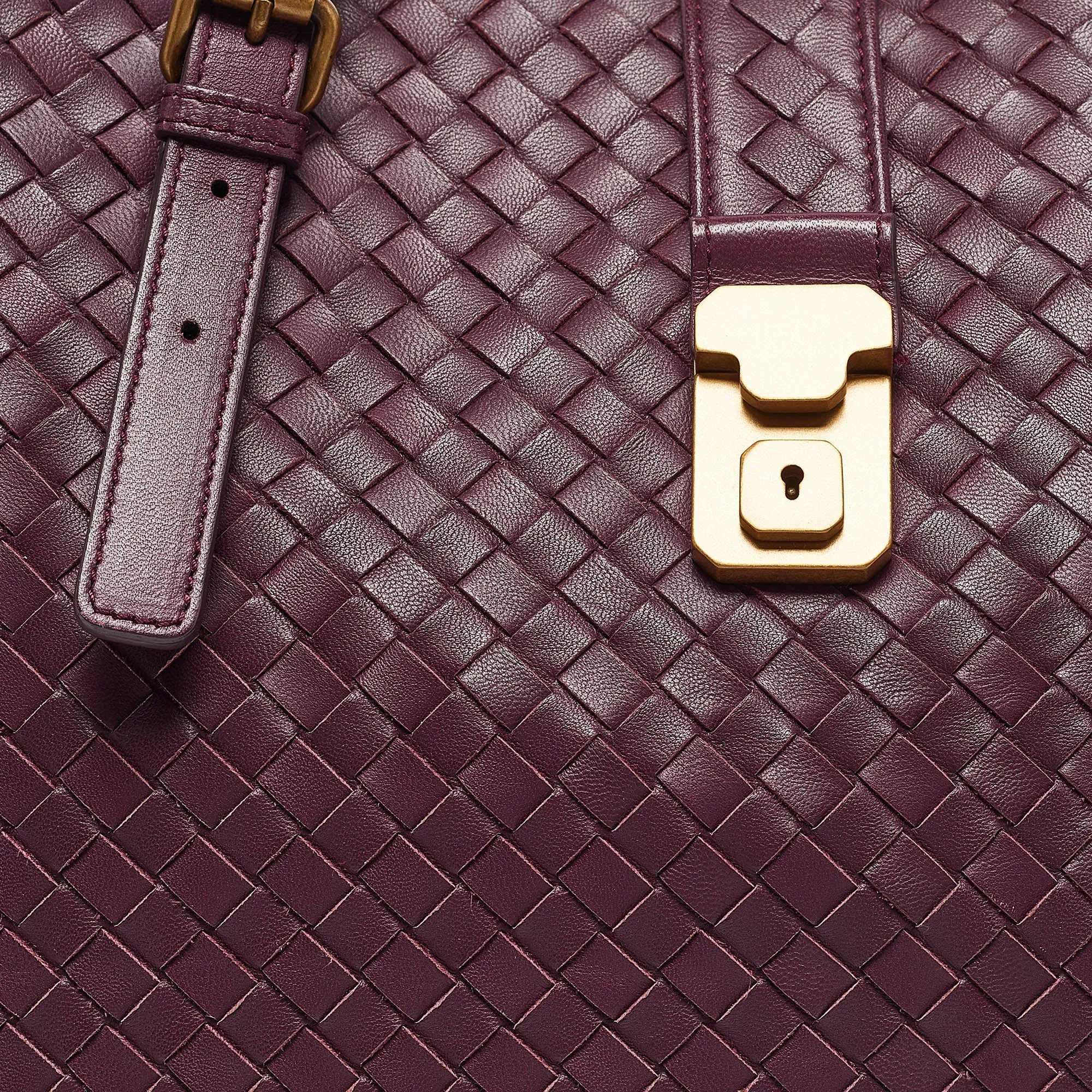 BOTTEGA VENETA Plum Intrecciato Leather Medium Roma Tote